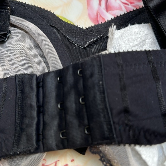 Felina Black Lace underwire bra 36F - Picture 6 of 9